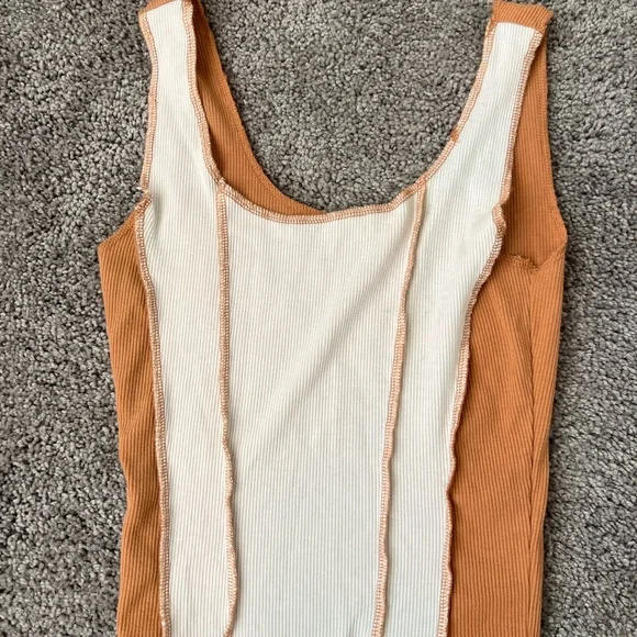 Buckle Women’s Medium cropped tank top - Picture 1 of 2